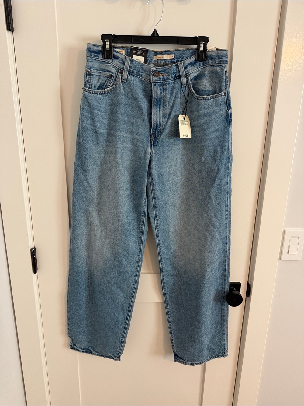 BRAND NEW LEVI BAGGY DAD JEANS